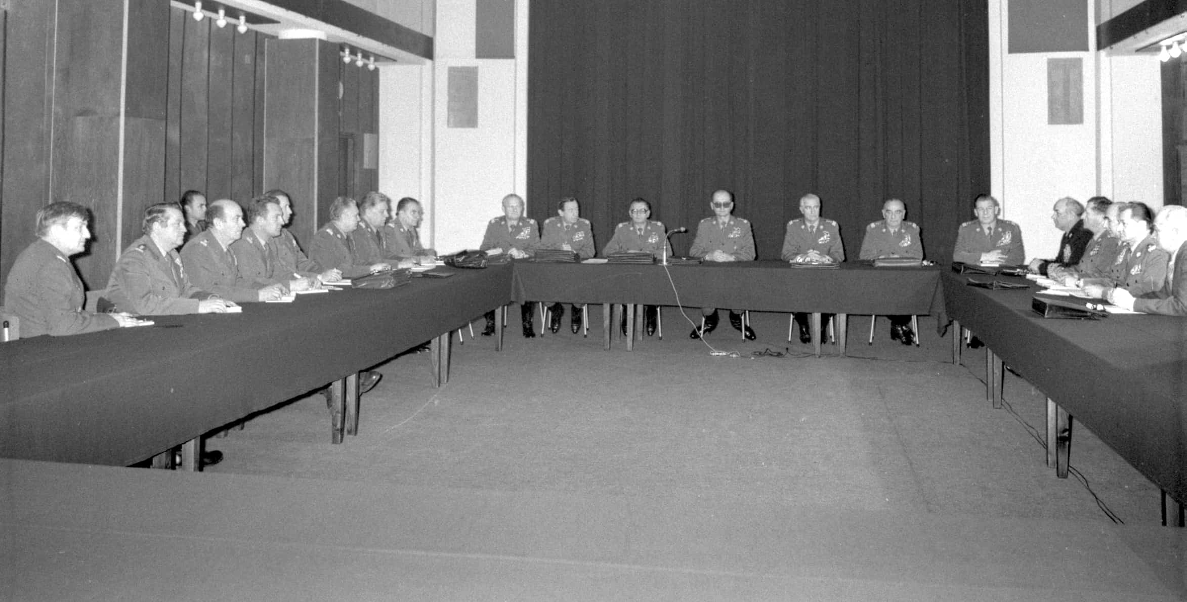 Posiedzenie Wojskowej Rady Ocalenia Narodowego pod przewodnictwem gen. Wojciecha Jaruzelskiego; Warszawa, 14.12.1981.