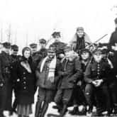 „Hubal” ze swoimi żołnierzami (zima 1940 r.). Źródło: Wikipedia.