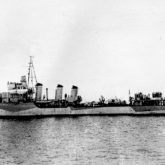 O contratorpedeiro “Burza” durante a Segunda Guerra Mundial.
