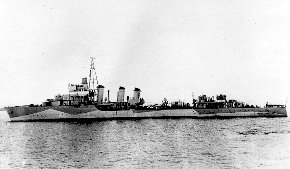 O contratorpedeiro “Burza” durante a Segunda Guerra Mundial.