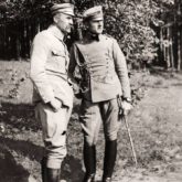 Estada de Józef Piłsudski em Zakopane (setembro de 1916). O brigadeiro Józef Piłsudski e o tenente Bolesław Wieniawa-Długoszowski. Do acervo do Arquivo Nacional Digital.