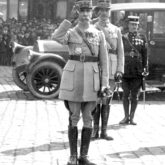 Generał Henri le Rond na Rynku w Katowicach (1922). Źródło: Narodowe Archiwum Cyfrowe
