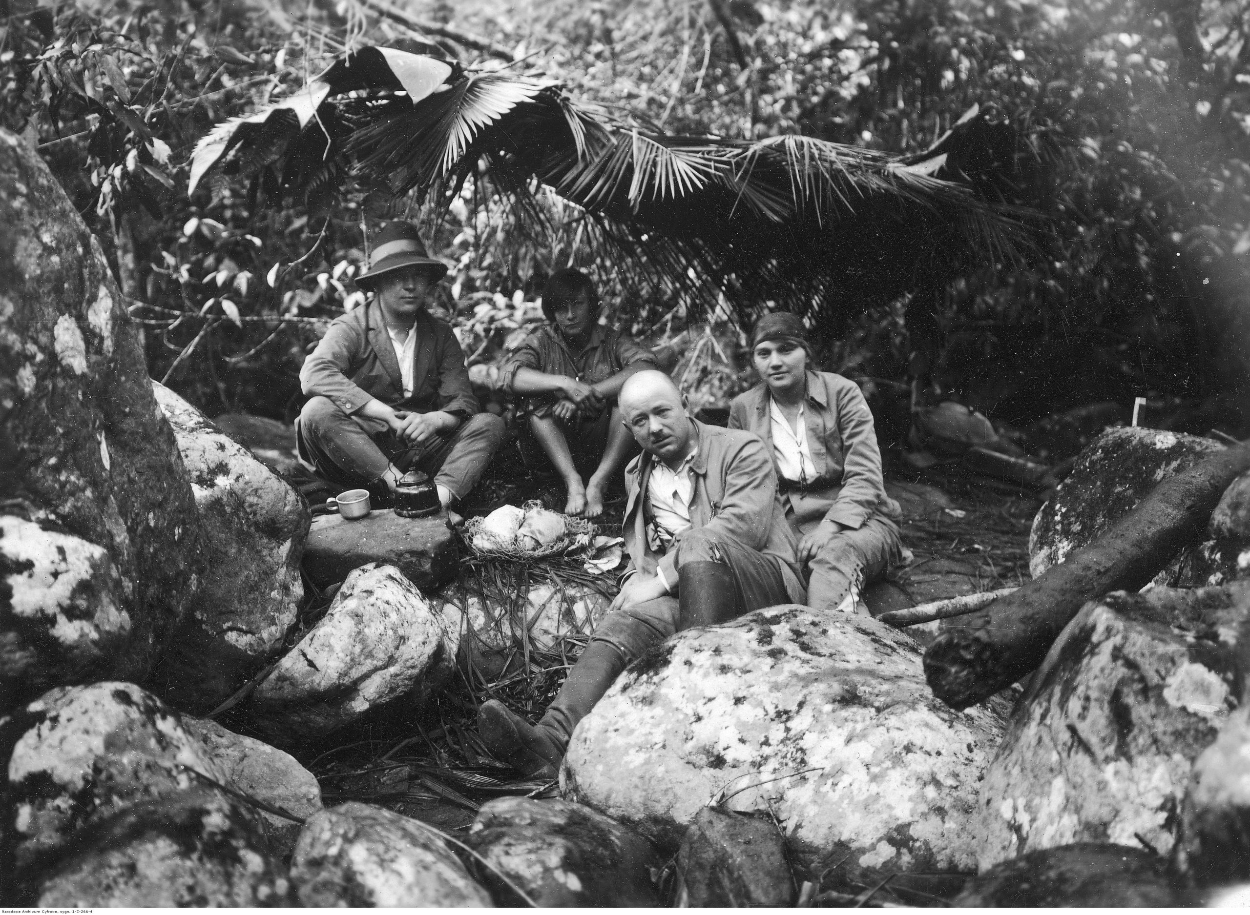 Polscy osadnicy ze stanu Parana w Brazylii na wycieczce (ok. 1920). Źródło: NAC