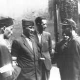 Antoni Chruściel „Monter” (w środku) – nominalny dowódca całości polskich sił w Powstaniu Warszawskim. Źródło: Wikipedia